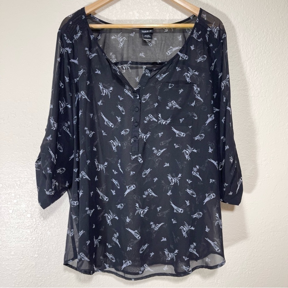 Torrid Sheer Bird Print Button Front Tunic Top Size 2/2X Women
